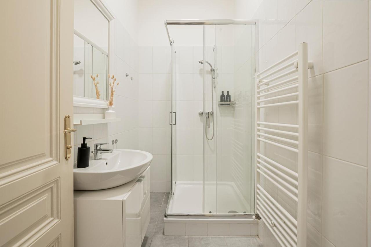 Charming Apt Perfect For 4-6 Tram, Self-Checkin 维也纳 外观 照片